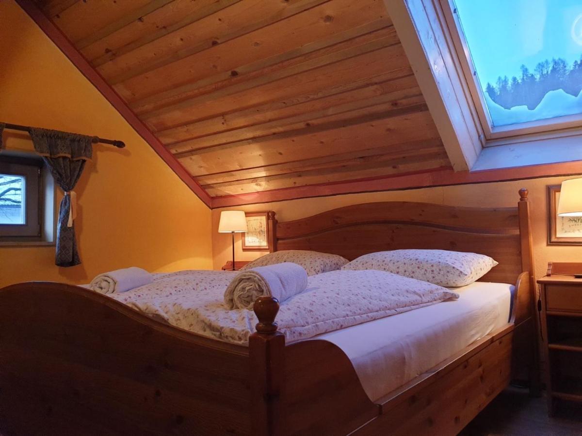 Apartments Belopeski Dvori Kranjska Gora Room photo